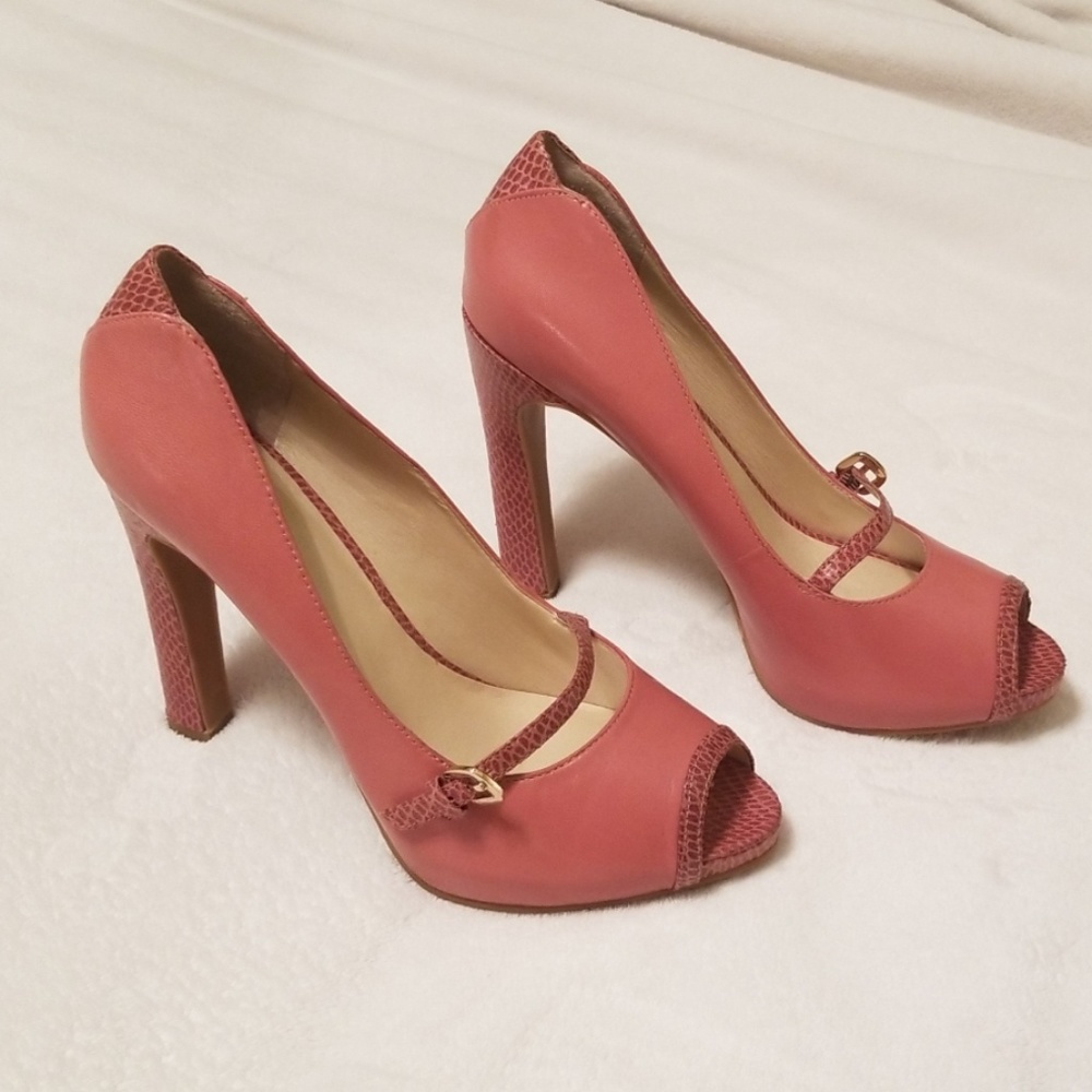 Nine West peep" toe (new/never worn)